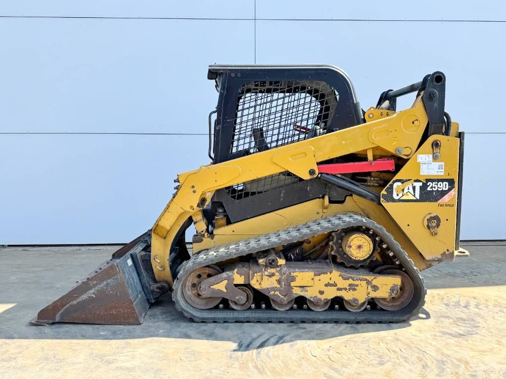 CAT 259D - Two-Speed Compact Track Loader