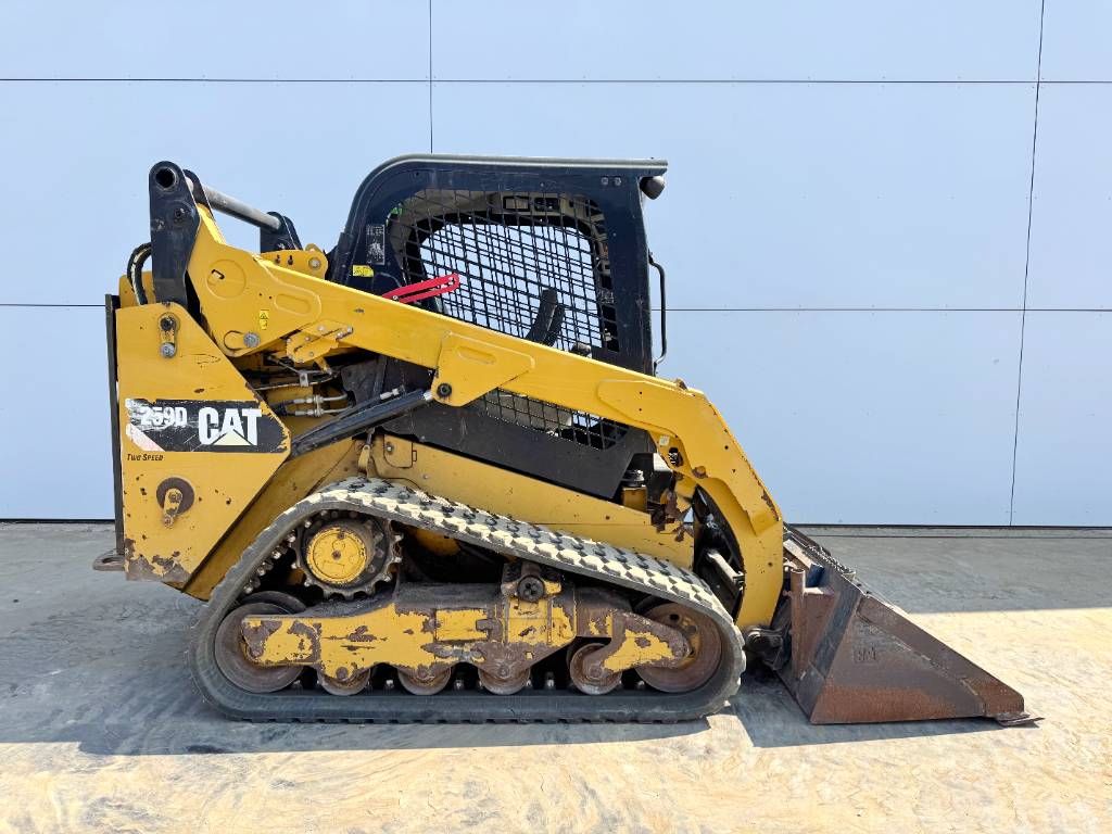 CAT 259D - Two-Speed Compact Track Loader
