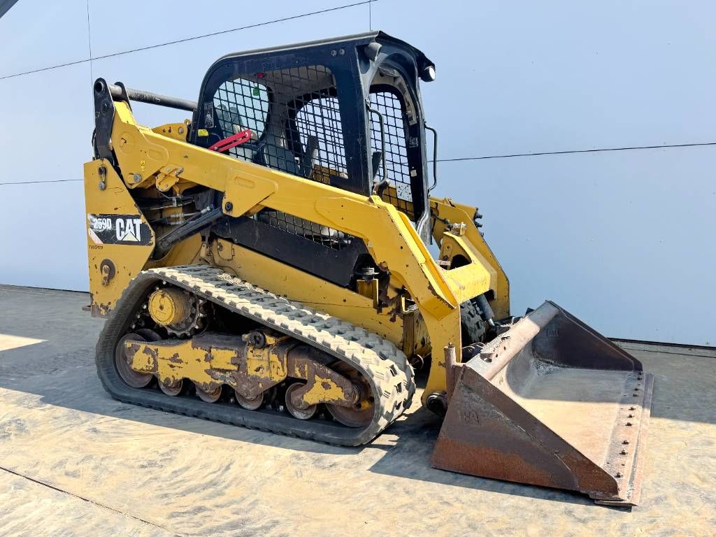 CAT 259D - Two-Speed Compact Track Loader