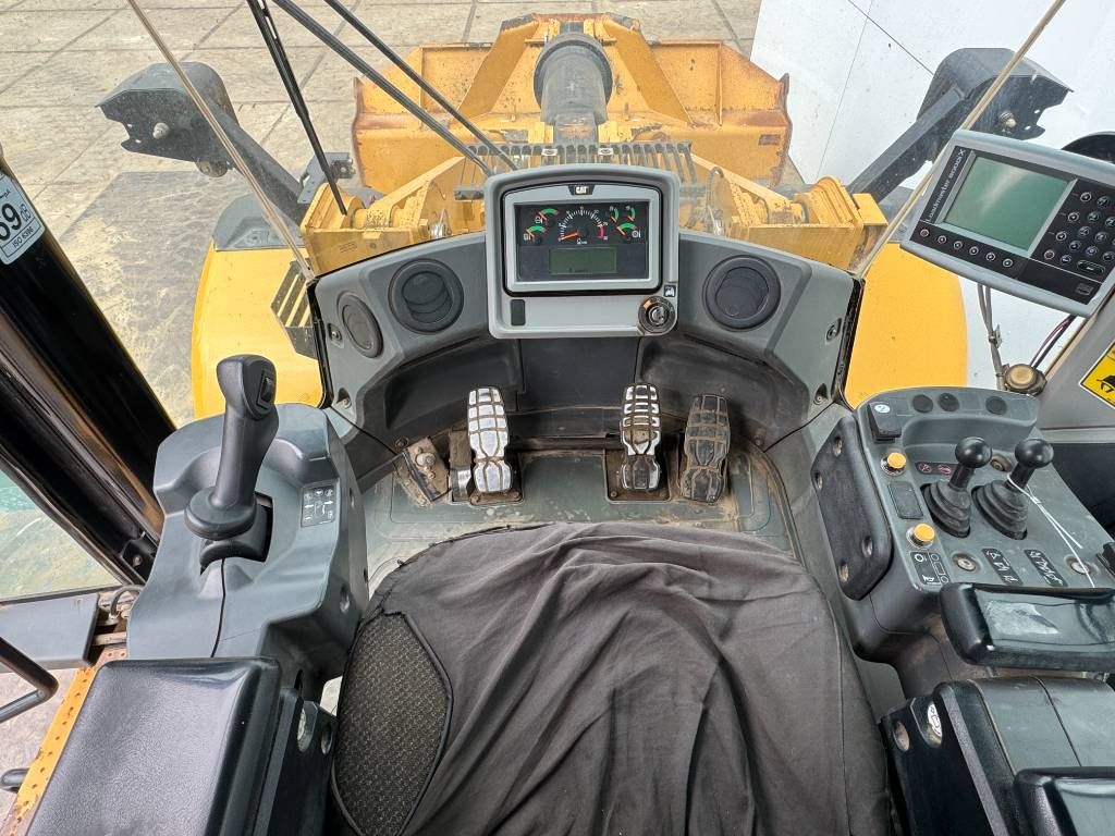 CAT 972M - Weight System / Auto Greasing / Camera
