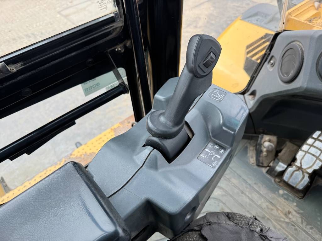 CAT 972M - Weight System / Auto Greasing / Camera