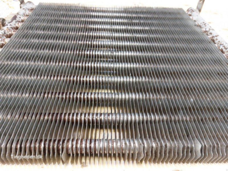 D4000