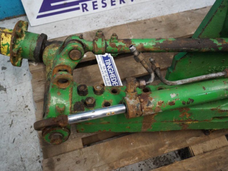 John Deere 2850