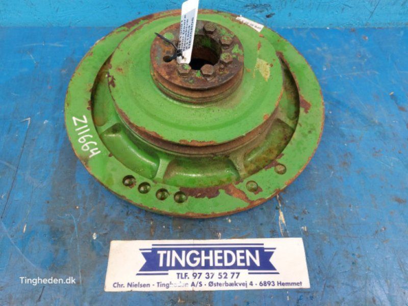 John Deere 1166
