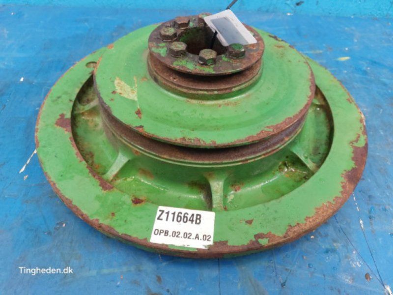 John Deere 1166