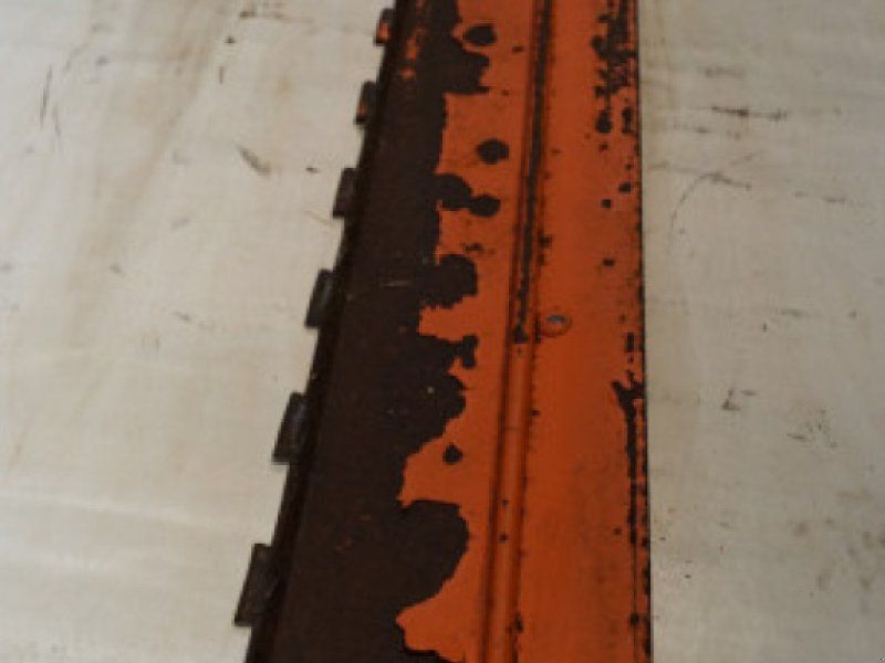D1200