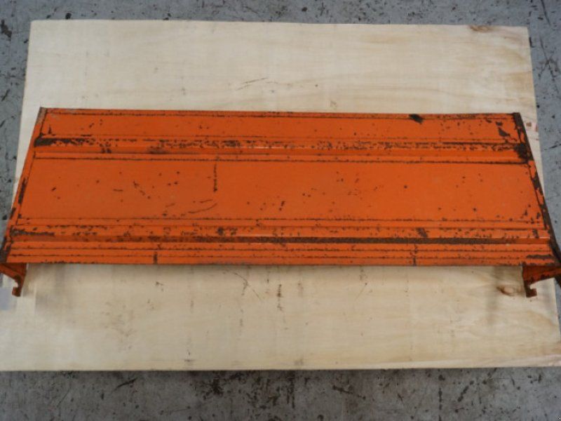 D1200