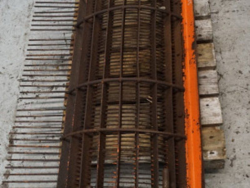 D1200