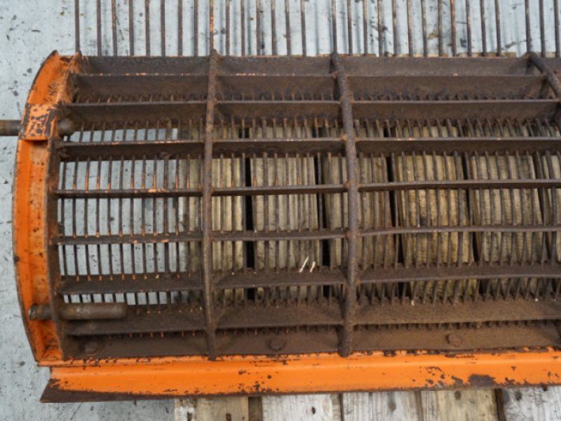 D1200
