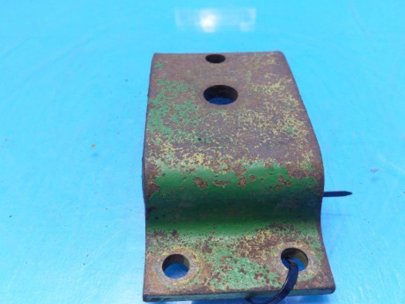 John Deere 2130