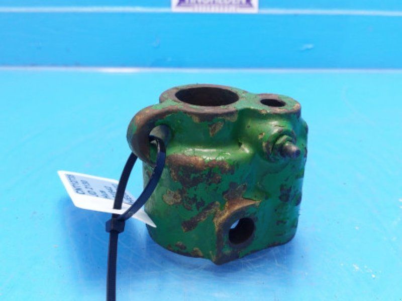 John Deere 2130