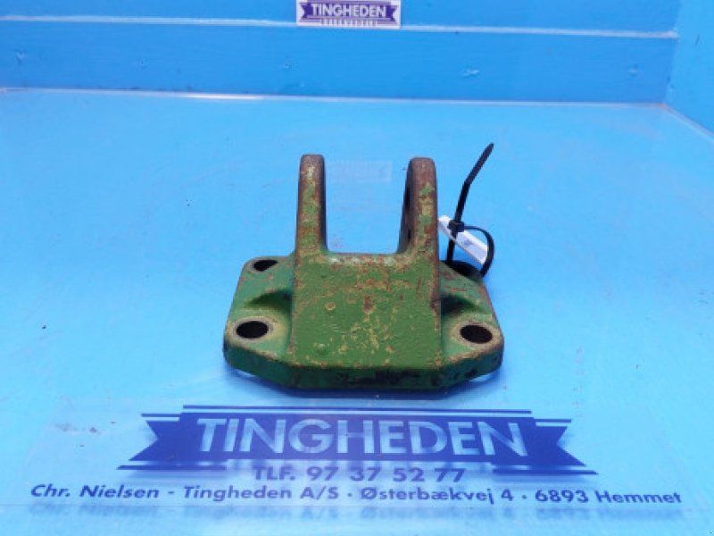 John Deere 3140