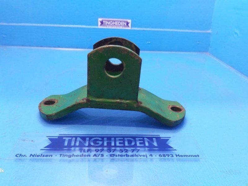John Deere 2140
