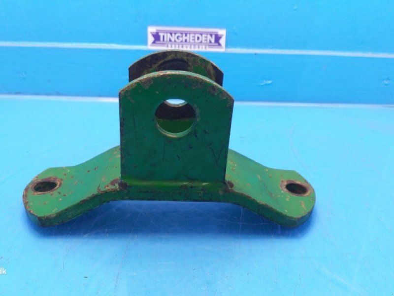 John Deere 2140