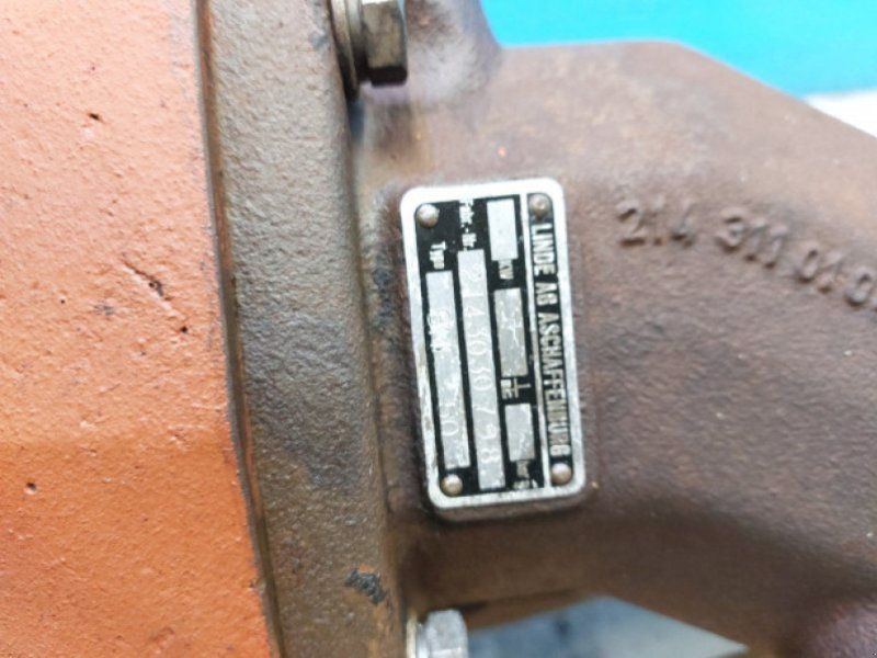 D7000