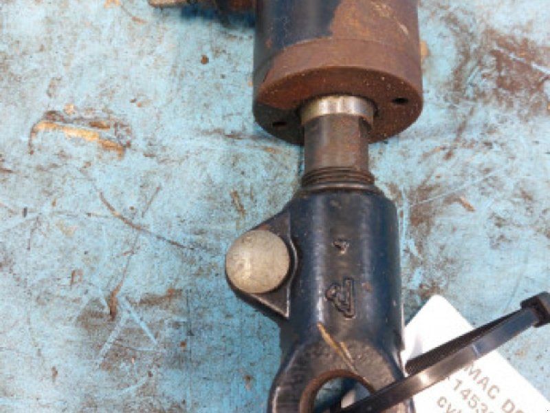 MacDon D60