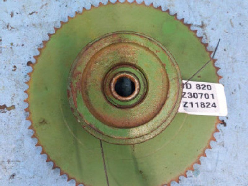 John Deere 820