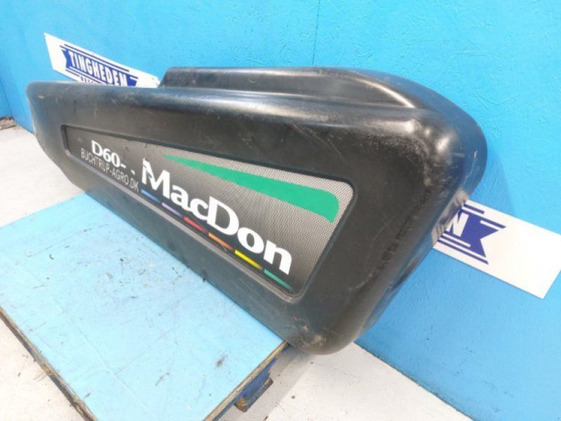 MacDon D60