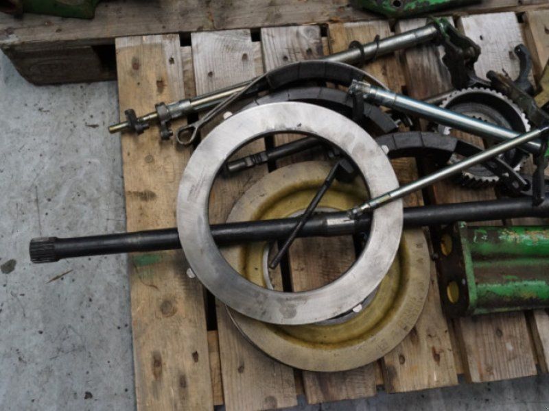 John Deere 3040