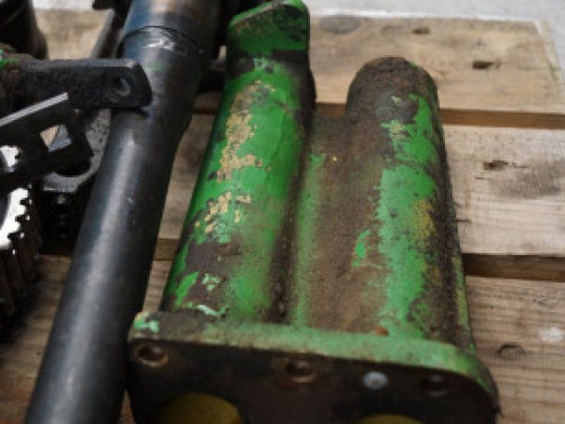 John Deere 3040