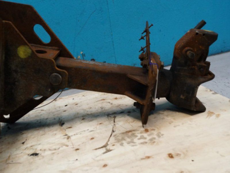 Case Axial 9010
