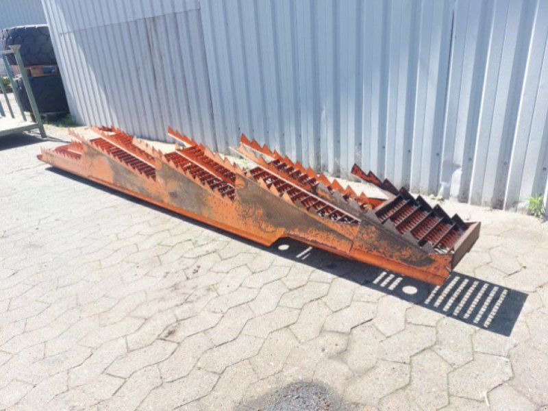 D1650