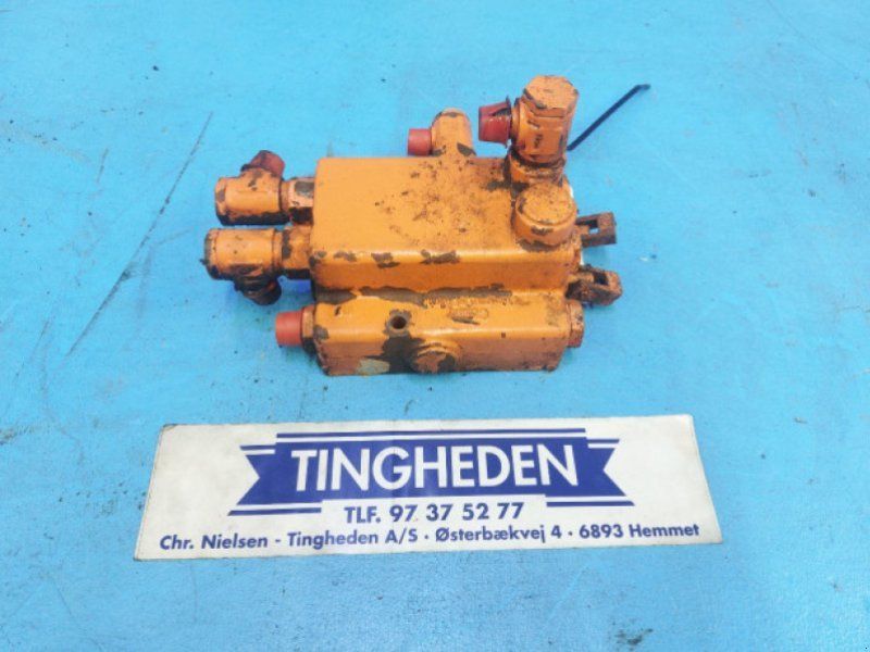 D1200