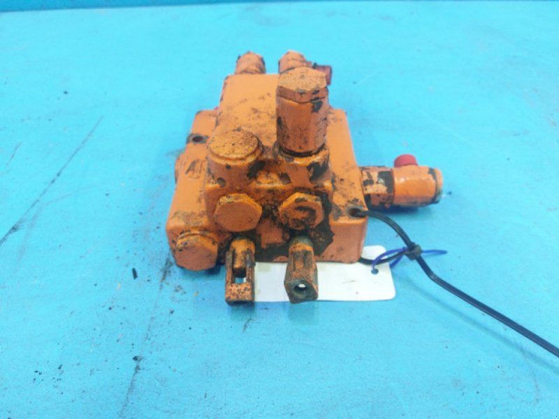 D1200