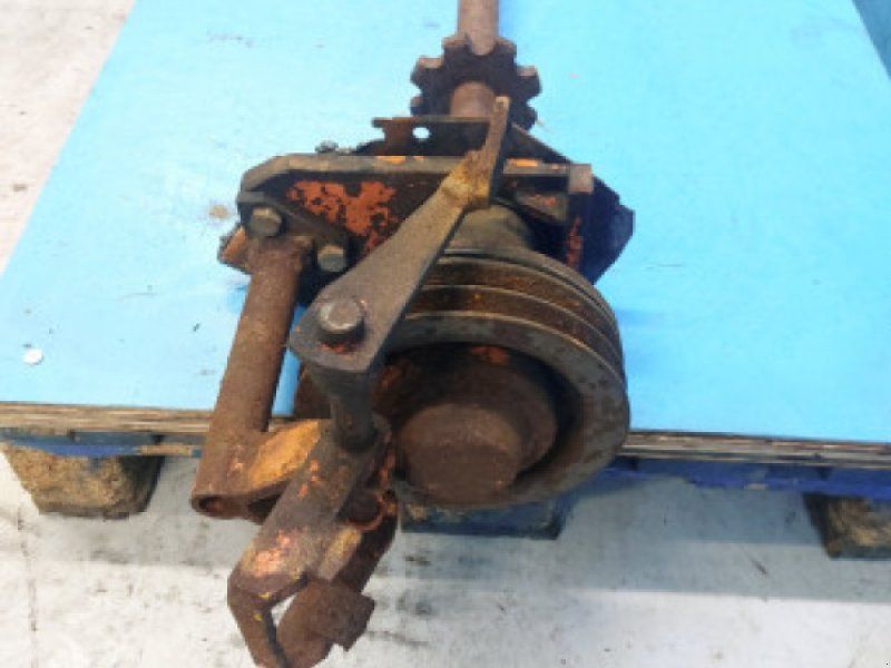 D1200