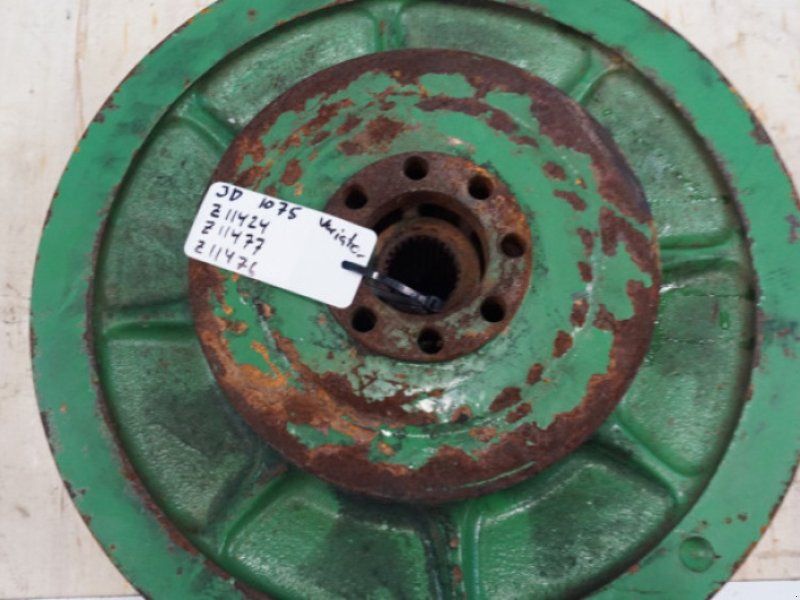John Deere 1075