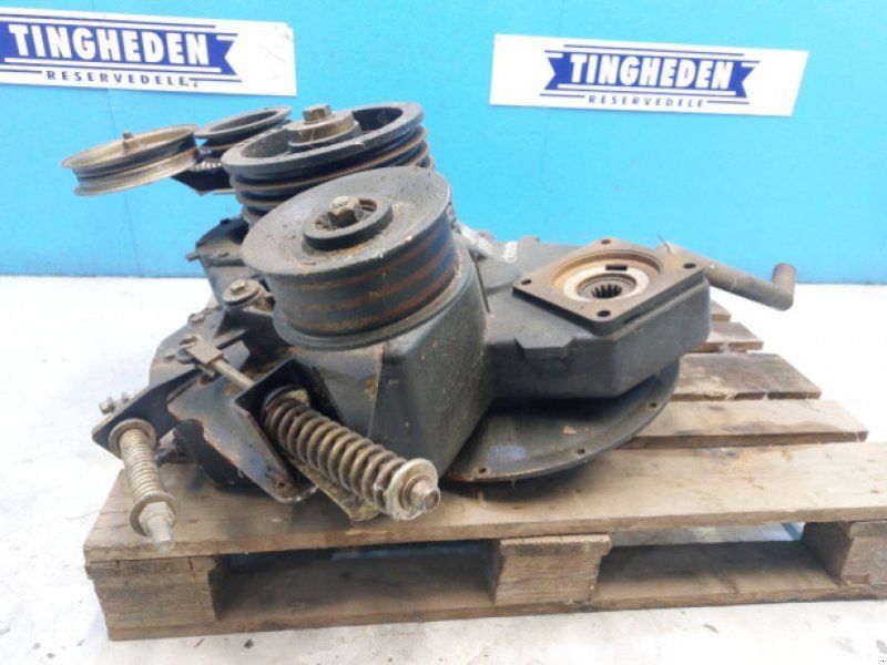 New Holland CR8090