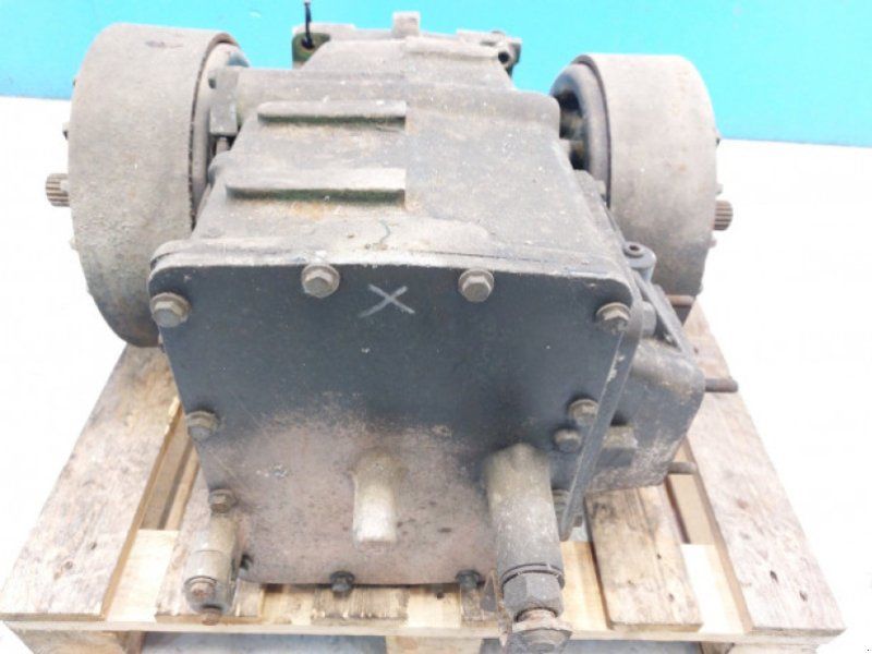 John Deere 2254