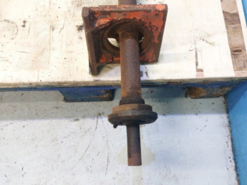 D1200