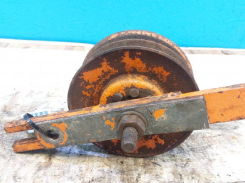 D1200