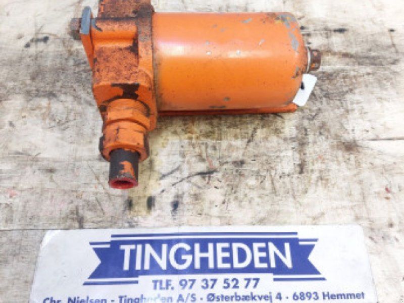 D1200
