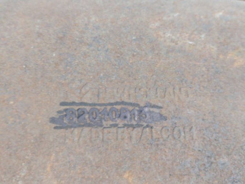 New Holland 8260