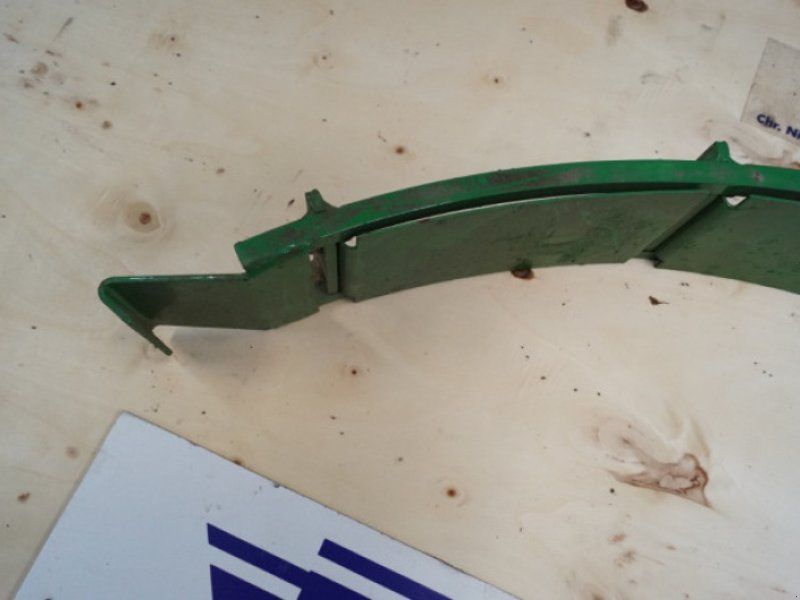 John Deere S690