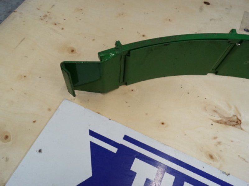 John Deere S690