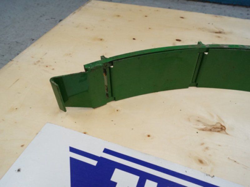 John Deere S690