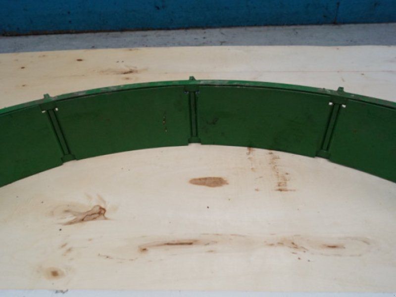John Deere S690