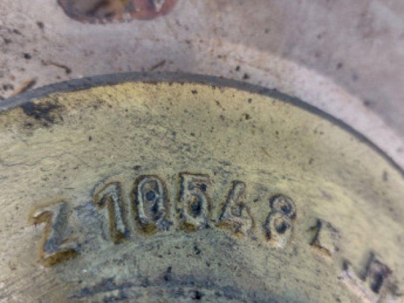 John Deere 975