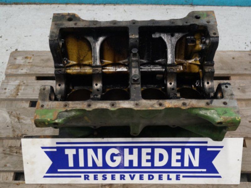 John Deere 4239