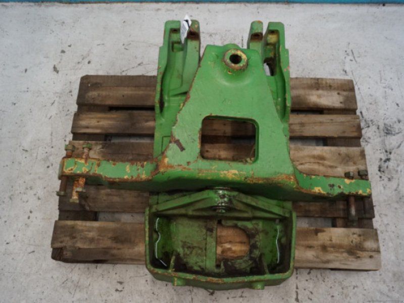 John Deere 3040