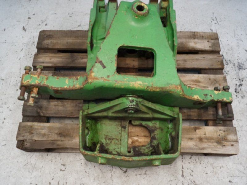 John Deere 3040