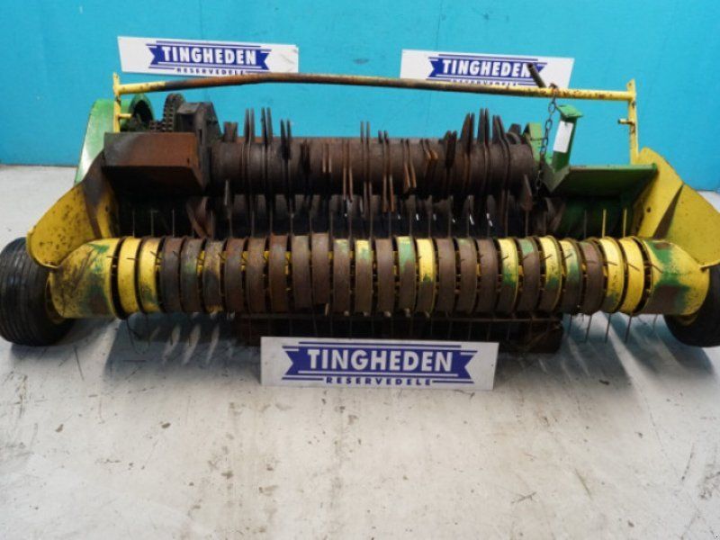 John Deere 590