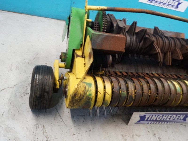 John Deere 590