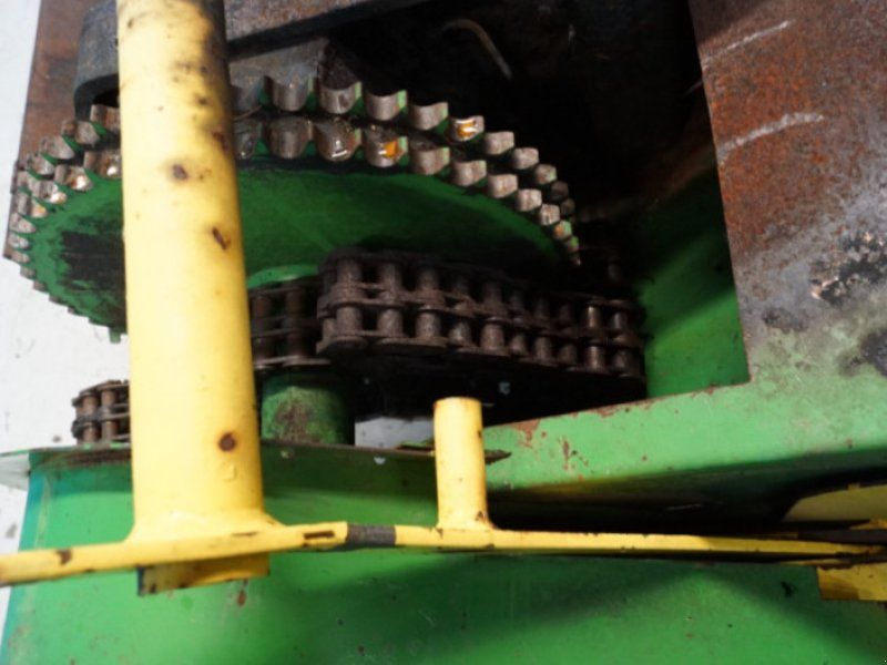 John Deere 590