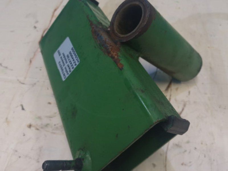 John Deere 820