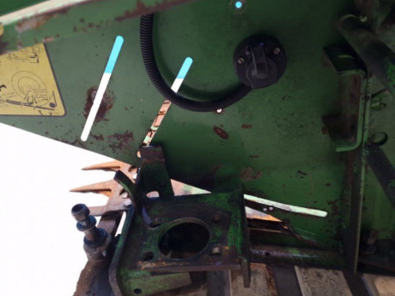 John Deere 820