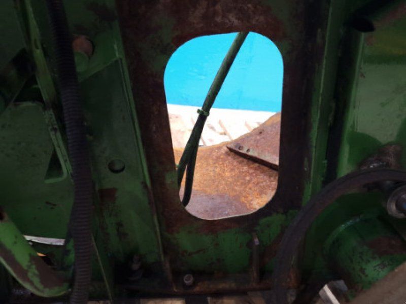 John Deere 820